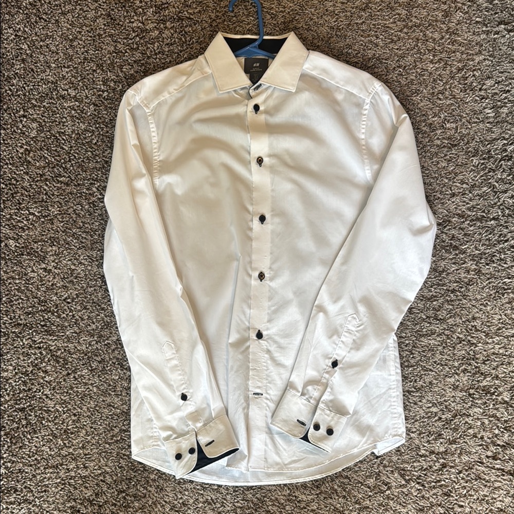 H&M Men's Ivory Dress Shirt with Black Buttons